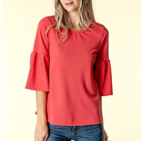 Bell Sleeve Textured Blouse M-L - Picture 2 of 8